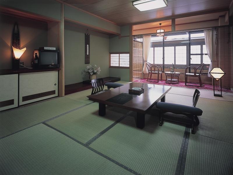 Gero Royal Hotel Miyabitei Экстерьер фото